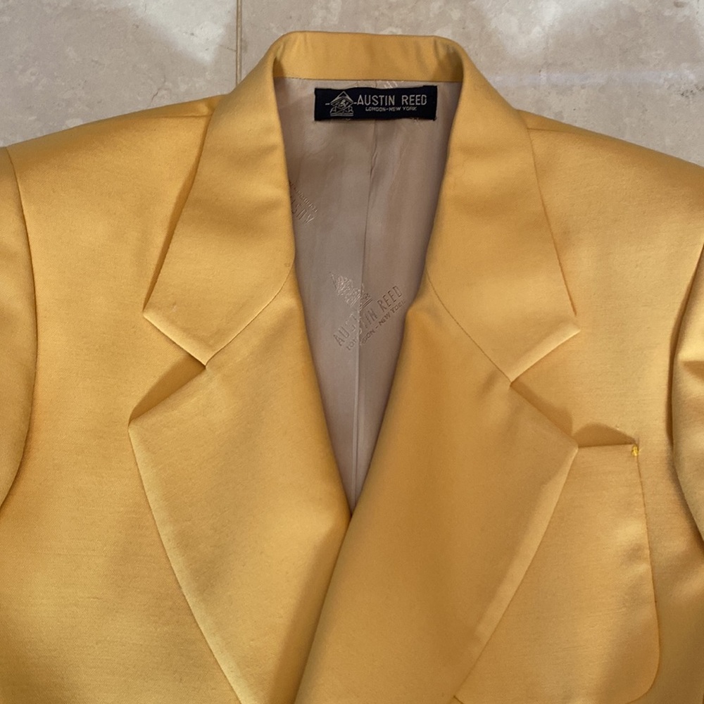 Women Jacket - Picture 2 of 15